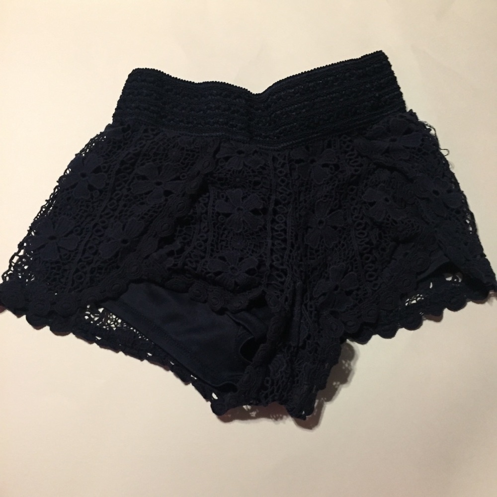No Boundaries Blue Crotched Floral Shorts! M 7-9